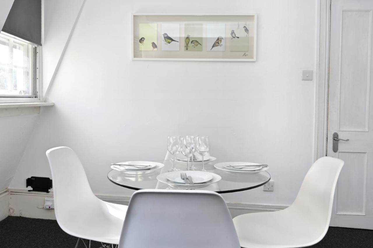 Soho, Piccadilly & Chinatown - Two Bedroom & Two Double Beds Apartment London Exterior photo
