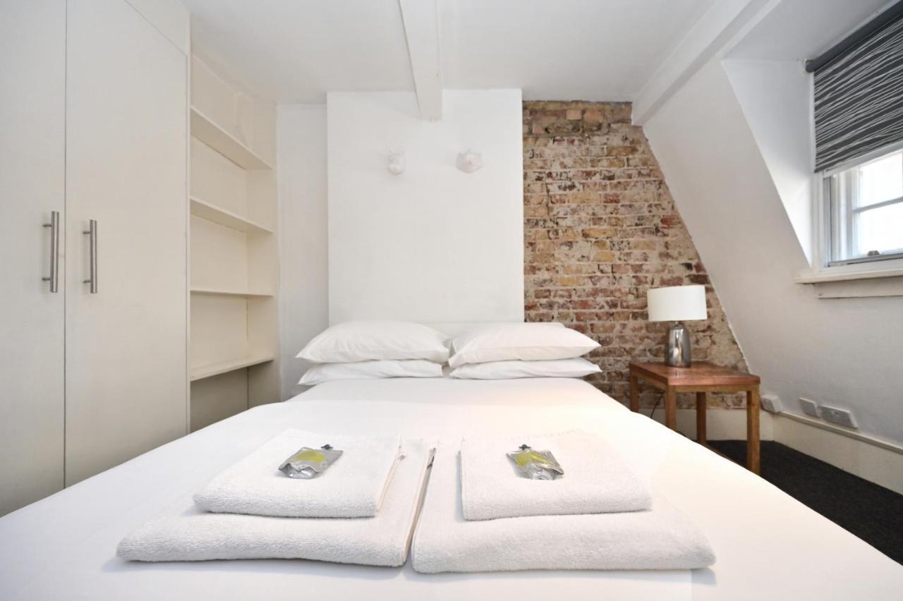Soho, Piccadilly & Chinatown - Two Bedroom & Two Double Beds Apartment London Exterior photo